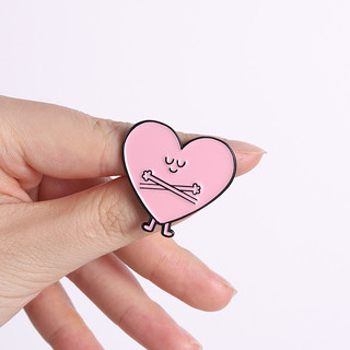 Huy hiệu kim loại hình mặt cười và trái tim màu hồng sáng tạo - quà tặng thú vị cho bạn bè