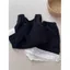 Áo vest không tay ren màu đen và quầnshort bộ đồ ngủ hai mảnh phù hợp mặc ở nhà