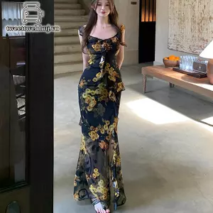 Váy yếm hoa cổ điển, thiết kế ôm hông, phù hợp mùa hè