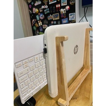 Kệ, Giá đỡ laptop gỗ thông tự nhiên cao cấp vân gỗ giúp tản nhiệt máy tính chống nóng - FUTURECH