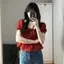 Áo tay phồng cổ vuông màu đỏ - Chất liệu mỏng nhẹ, phong cách du lịch