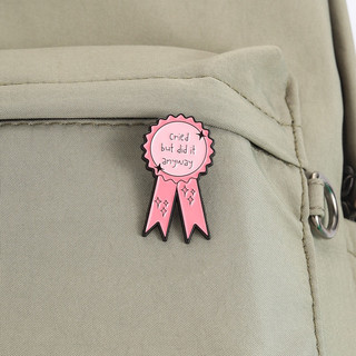 'Cried But Did It Anyway 'Pink Award Ribbon Trâm Trích dẫn truyền cảm hứng Huy hiệu kim loại Ba lô Quần áo Phụ kiện Quà tặng cho bạn bè