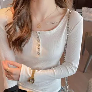 <![Áo sơ mi nữ đáy dài tay ren, thiết kế trang trọng với dây đeo vai]]>