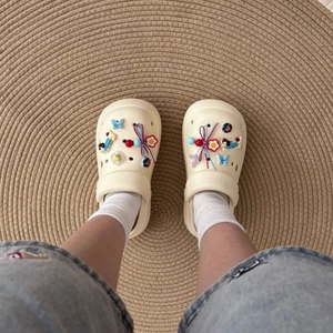 Giày Lỗ Dày 4cm eva Khử Mùi Nữ Thoáng Khí Tăng Chiều Cao Baotou Dép Mùa Hè Mặc Ngoài Chống Trơn Trượt Bước Shit Sandal