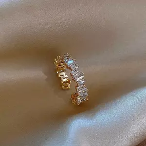 Nhẫn zircon micro-ind cá nhân hóa với lớp ánh sáng sang trọng, phù hợp mọi dịp