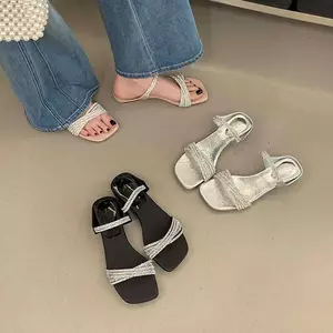 TT Đế Dày Đế Thấp Dép Nữ Mùa Hè 2026 Phong Cách Mới Với Váy Mũi Vuông Flat Flip-Flops San