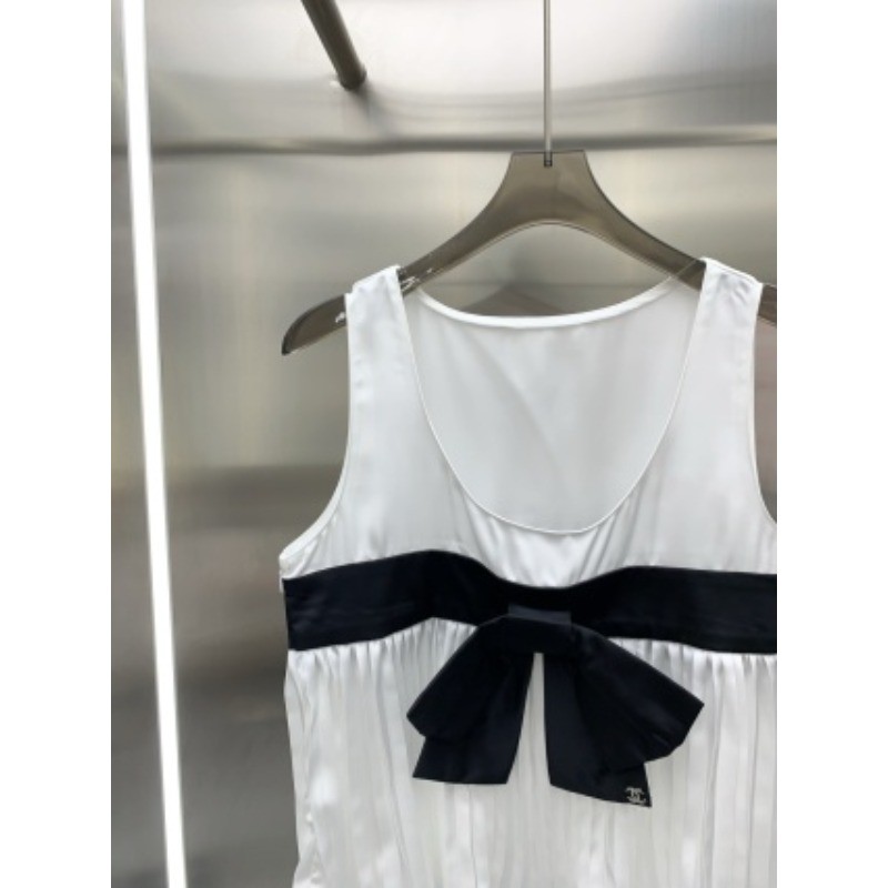 Áo Vest sọc đen trắng mới dành cho nữ