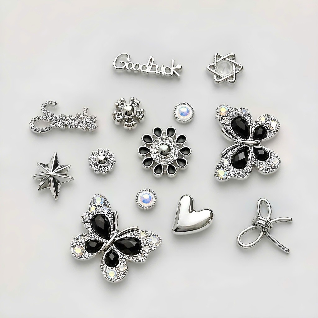 Set Charm Dép Crocs Bướm Đá Đen Cao Cấp Luxury Mix Goodluck Hoa Sao Trái Tim Phong Cách Sang Trọng Cool Ngầu 2026