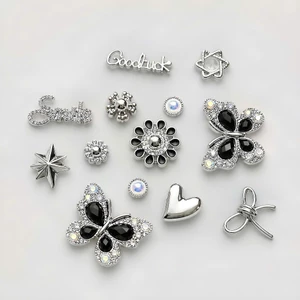 Set Charm Dép Crocs Bướm Đá Đen Cao Cấp Luxury Mix Goodluck Hoa Sao Trái Tim Phong Cách Sang Trọng Cool Ngầu 2026