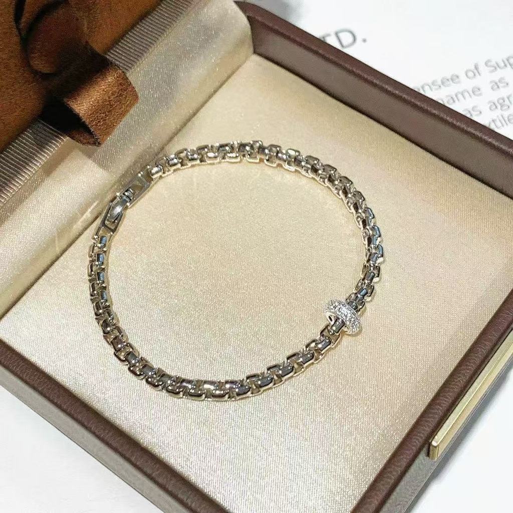 Vòng tay nữ kim cương đính hình học, phong cách mát mẻ, tinh tế và đa năng