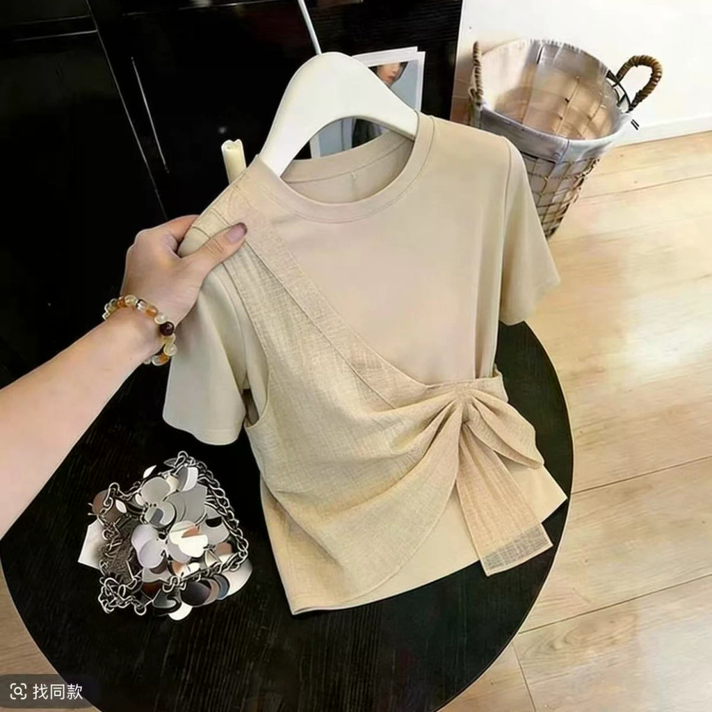 Áo thun nữ thiết kế gạc ngắn tay Phong cách mới không đều sang trọng Slim