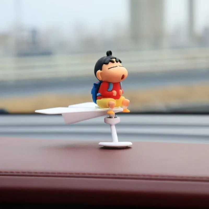 Trang trí xe hơi Crayon Shin Chan Xoay máy bay nhỏ Trang trí bảng điều khiển hoạt hình