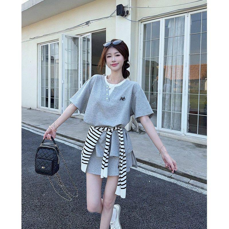Phong cách Hàn Quốc bộ đồ thể thao cỡ lớn ngắn tay và váy ngắn