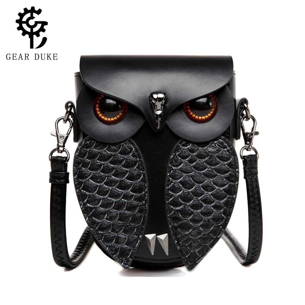 Authentic new women's bag in European and American punk style, women's shoulder and crossbody bag with creative snake pattern and anchor-head eagle design, handbag