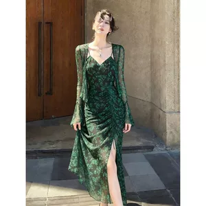 Đầm cardigan sling phong cách Pháp màu xanh hoa, phù hợp cho kỳ nghỉ biển
