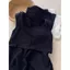 Áo vest không tay ren màu đen và quầnshort bộ đồ ngủ hai mảnh phù hợp mặc ở nhà