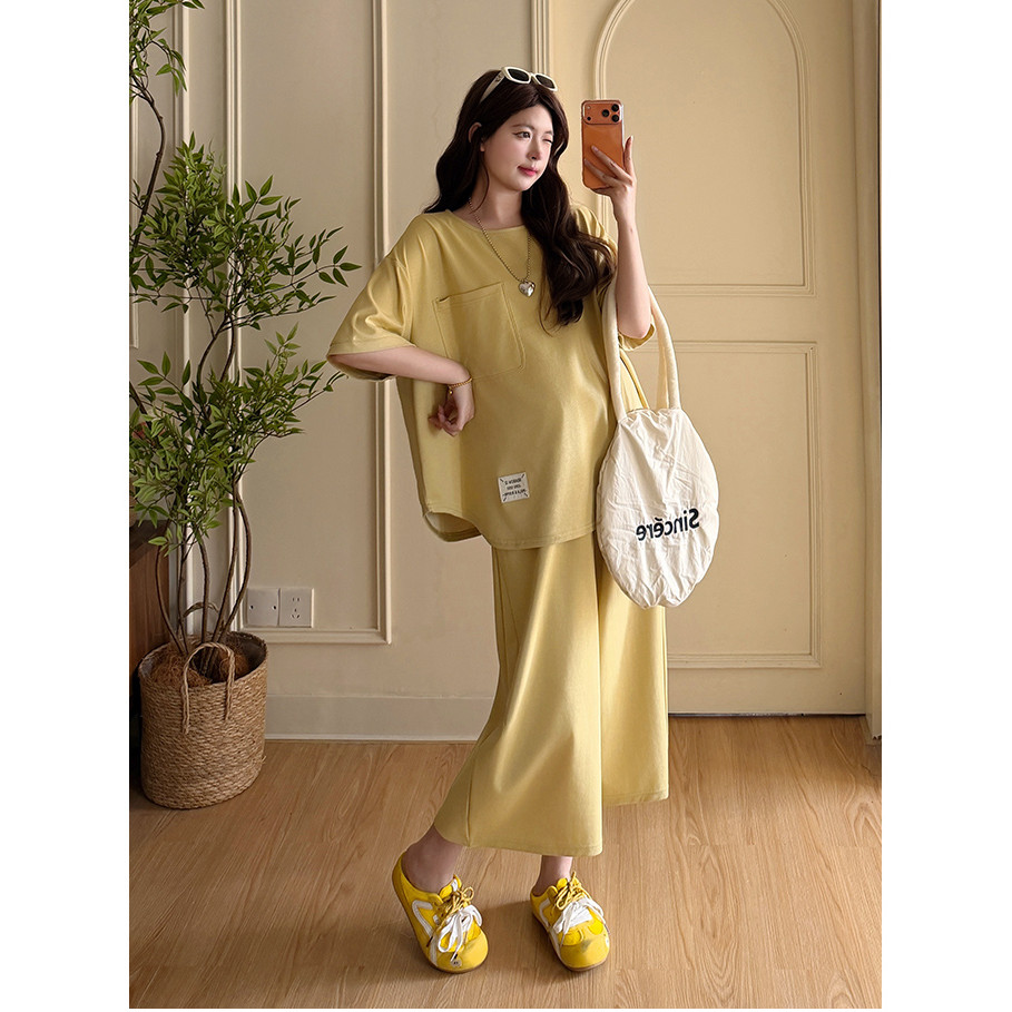 Bộ đồ bà bầu hai mảnh mùa hè mát mẻ, dáng rộng, áo cánh ngắn, quần ống rộng.