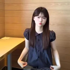 Áo sơ mi cổ búp bê phong cách cổ điển kiểu Pháp dành cho nữ Mùa hè Thiết kế phong cách mới Cảm giác Tính khí dáng ôm hơn