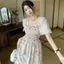 Đầm M cổ vuông màu hoa, tay ngắn, dáng ôm quyến rũ cho mùa hè