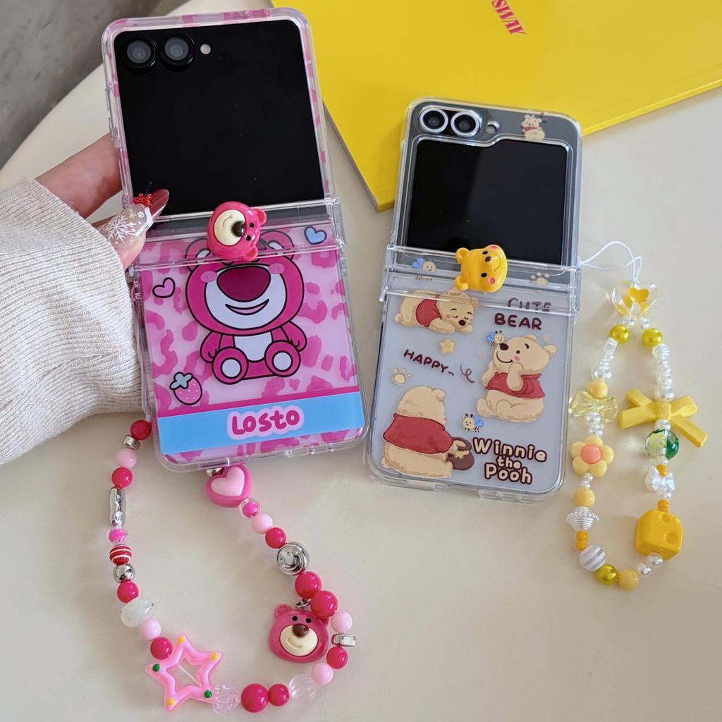 Thích Hợp Cho Samsung Galaxy ZFlip7 zflip6 Dễ Thương Winnie Pooh Dâu Gấu Giá Đỡ Vỏ Điện Thoại Dây Gấp Vỏ Cứng Cho Z Flip 7 6 5 4 3 5G Vỏ Bảo Vệ