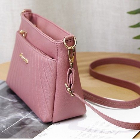Túi xách nữ đeo chéo da mềm nhiều ngăn trung niên giá rẻ MUNSTORE TTY155