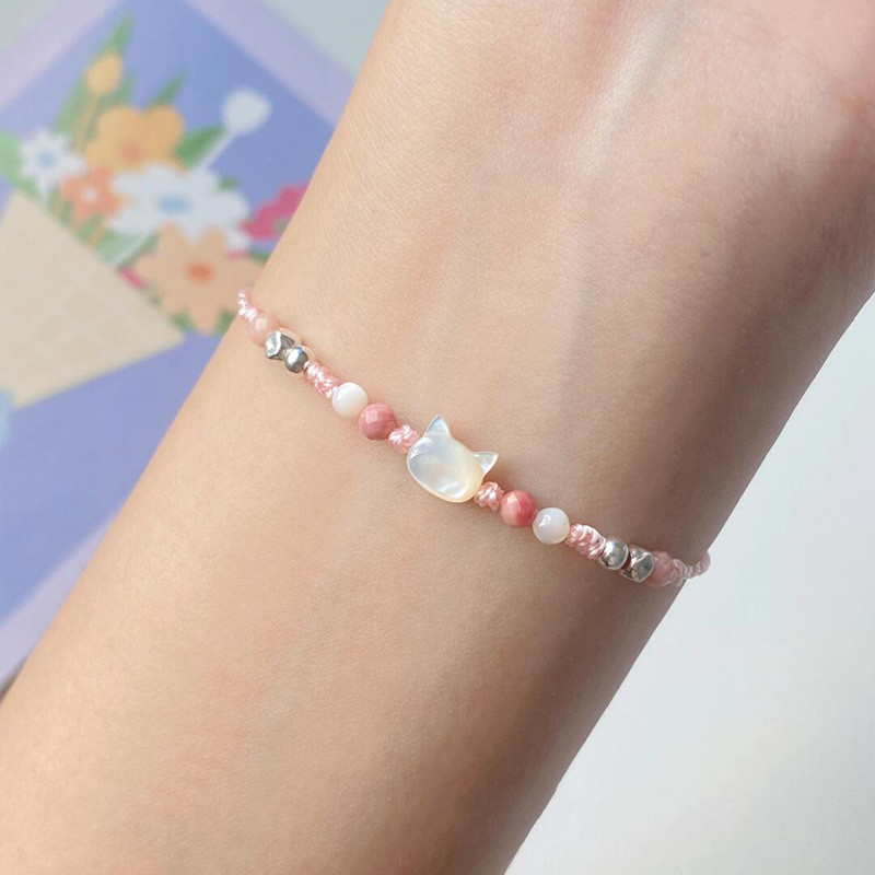 Vòng tay nữ cá tính từ mẹ ngọc trai dệt, màu trắng ngọt ngào như kẹo