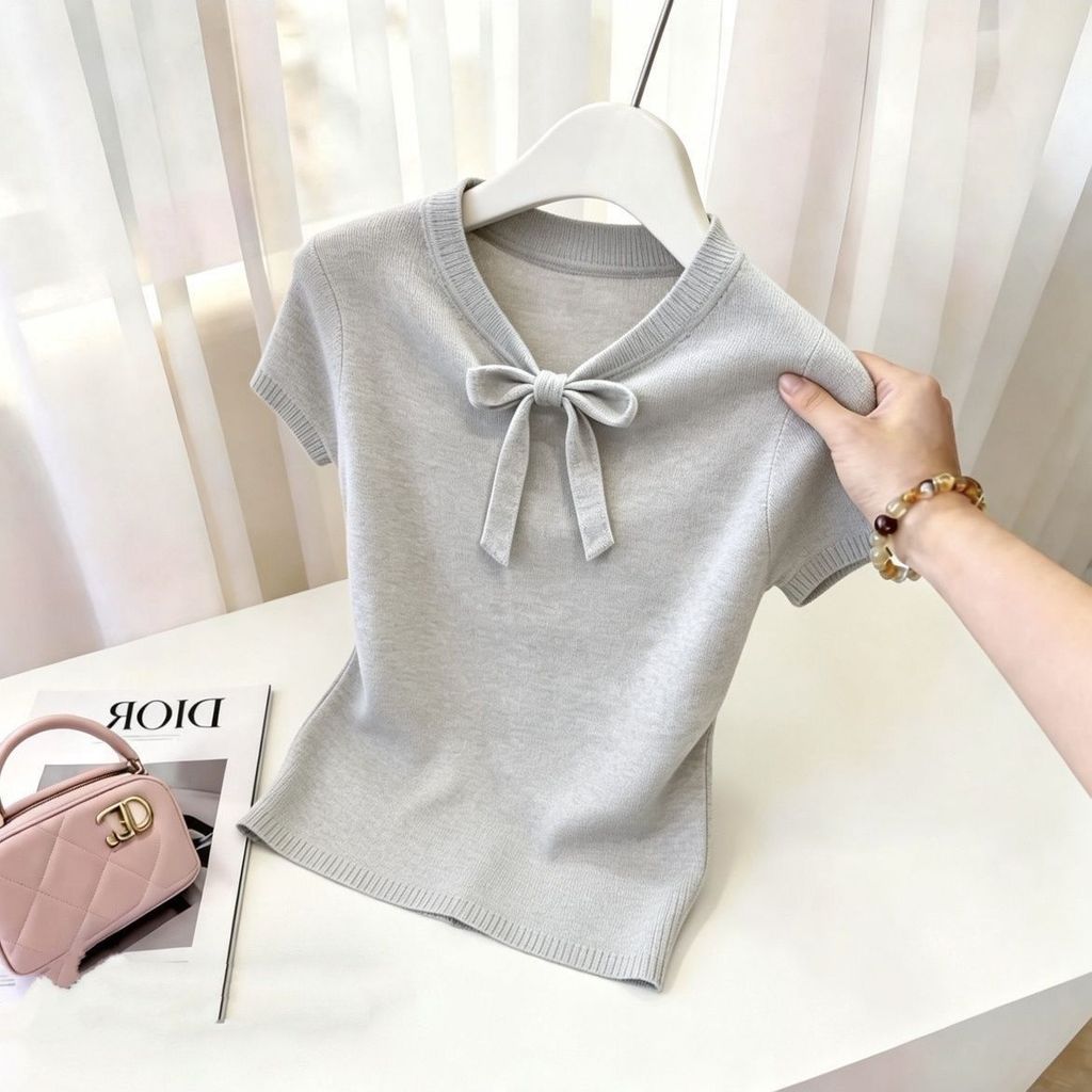Phiên bản Hàn Quốc mùa hè Áo thun ngắn tay cổ chữ V bằng lụa băng thời trang nữ, áo sơ mi dệt kim thoáng khí nhẹ, phù hợp cỡ lớn 40-90kg, mặc mát, đi lại hàng ngày