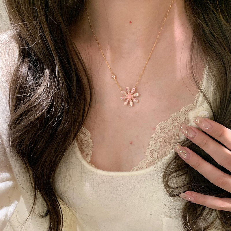 Thời trang khí chất micro dát zircon hồng kim cương hoa cúc mặt Vòng cổ cá tính và đa năng dành cho nữ