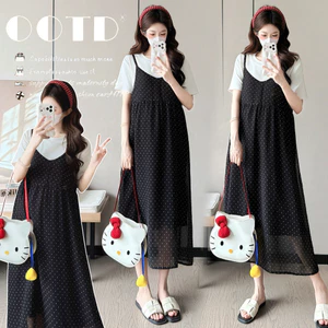 Bộ đồ bà bầu mùa hè với thiết kế polkadot voan sling dress kèm áo thun trắng màu trắng