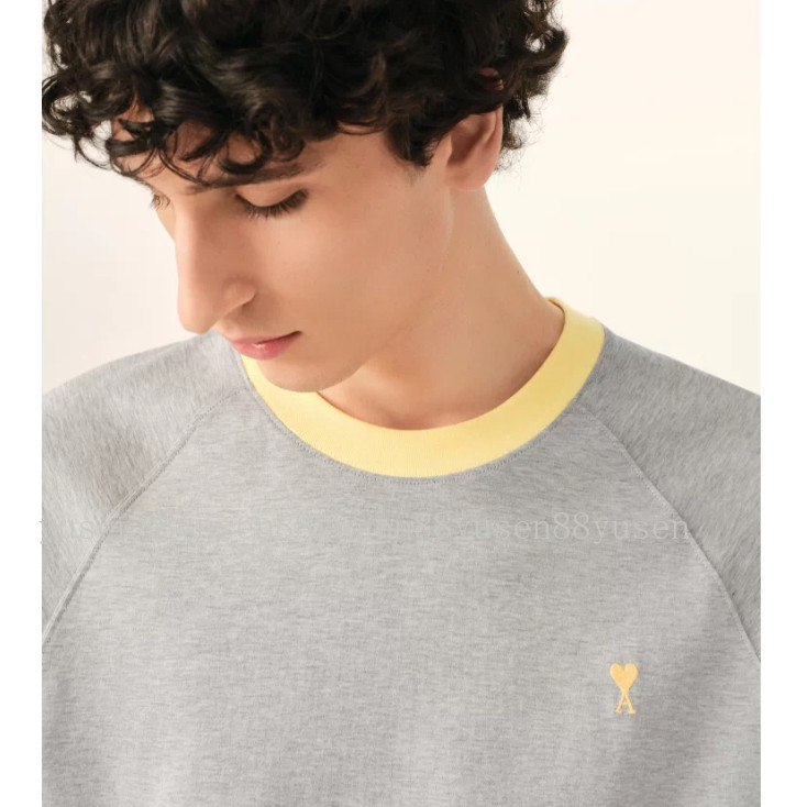 Sản phẩm mới: Áo cotton cổ tròn tay ngắn thiết kế raglan với họa tiết trái tim đáng yêu