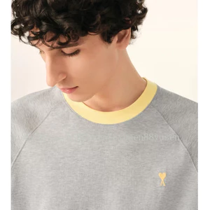 Sản phẩm mới: Áo cotton cổ tròn tay ngắn thiết kế raglan với họa tiết trái tim đáng yêu