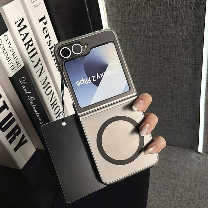 Thích hợp cho Samsung Galaxy Z Flip 7 / Z Flip 6 Vỏ điện thoại từ tính mờ trong suốt bao gồm và gập vỏ cứng tương thích với ZFlip 7 / 6 / 5 / 4 / 3 5G N3 Vỏ bảo vệ lật