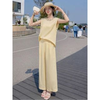 Set Bộ Nữ Áo Sát Nách Cổ Đính Đá Mix Quần Suông Rộng HB.Studio S118