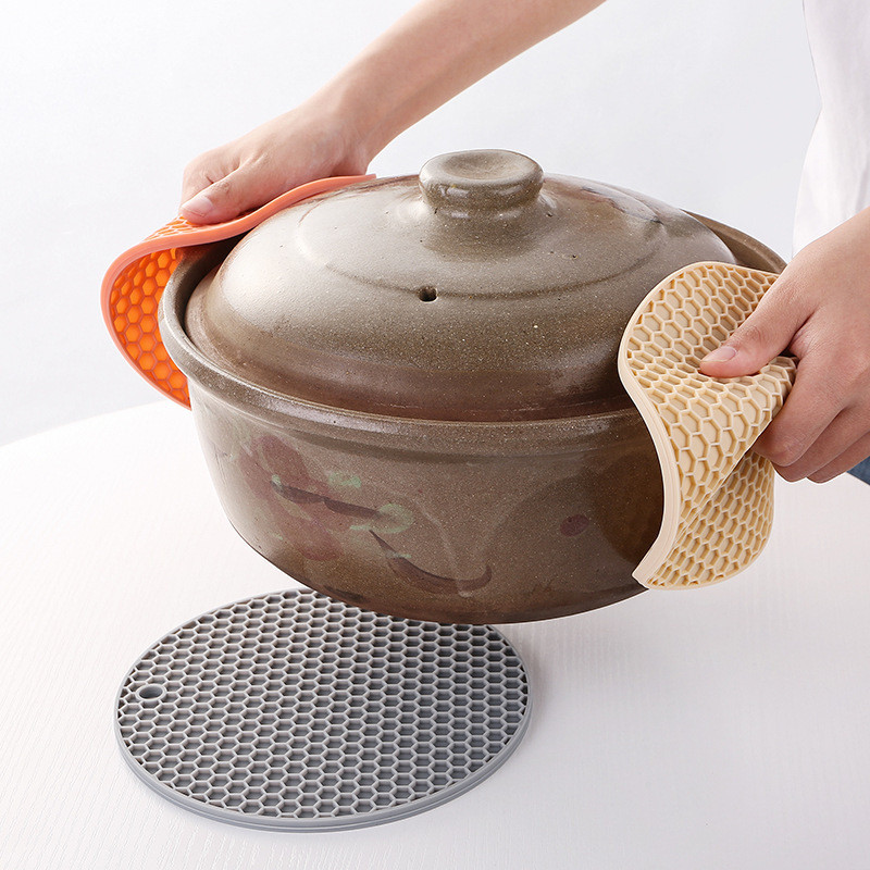 ((Màu ngẫu nhiên) Tấm lót silicon tổ ong tròn 1 miếng Thảm chống bỏng chống trượt Tấm cách nhiệt Nồi Thảm trải bàn silicon Dễ dàng làm sạch Tính khí cao