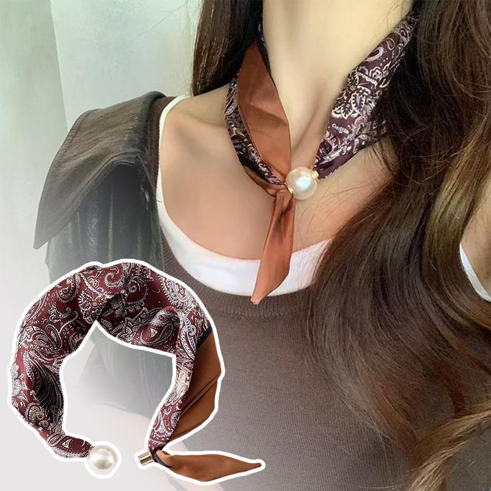 Khăn Vuông Nhỏ Từ Tính Chấm Bi - Phù Hợp Quàng Cổ và Trang Trí