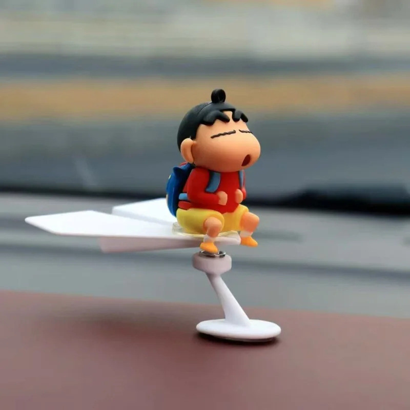 Trang trí xe hơi Crayon Shin Chan Xoay máy bay nhỏ Trang trí bảng điều khiển hoạt hình