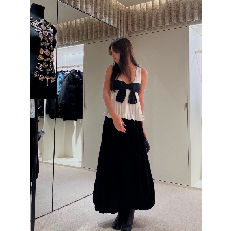 Áo Vest sọc đen trắng mới dành cho nữ