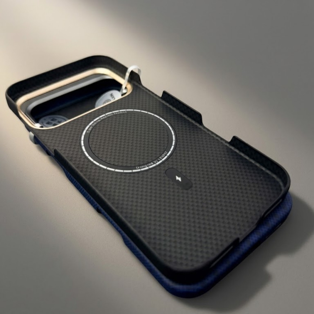 [Chính Hãng] Ốp Lưng UELKIN Fiber Vân Carbon Cho iPhone 17 Pro Max - Sợi Aramid Siêu Mỏng 0.6mm, Viền Kim Loại, Magnetic