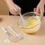 Bộ dụng cụ làm bánh bằng silicon 3 món: Que đánh trứng, thìa vét bánh, cọ phết dầu.