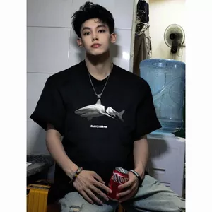 100% Cotton Mỹ Retro In Hình Cá Mập Áo Thun Tay Ngắn Bé Trai Xù Đẹp Trai ins Rời Đen Top Đáy Áo Sơ Mi