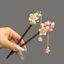 Mới Phong Cách Trung Hoa Lily Của Thung Lũng Tua Rua Bước Lắc Kẹp Tóc Phong Cách Cổ Đại Sườn Xám Hanfu Chảo Tóc Bằng Gỗ Kẹp Tóc Sang Trọng Kẹp Tóc Phụ Kiện Tóc Nữ