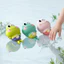 < Pluscloth > Đồ chơi tắm ếch gió cho trẻ em – Đồ chơi vui chơi nước ếch bơi dễ thương Đồ chơi bể tắm vui nhộn cho bé An toàn và bền bỉ cho trẻ mới biết đi và trẻ em ở Đông Nam Á Tắm gió lên đến