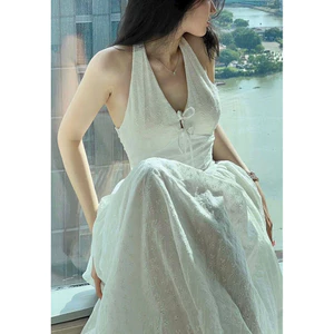 Đầm xô thêu hoa cổ yếm cột nơ rút dây sau dáng maxi xoè dài chân viền răng cưa MyaHouse