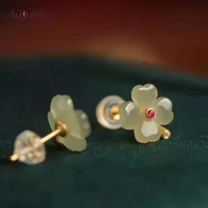 AqToCna Bông tai bé gái thiết kế retro, ngọc Hetian, hình cỏ bốn lá, tặng kèm