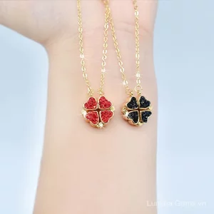 Influencer Sống Cùng Phong Cách Không Phai Màu Đỏ Đen Đôi Mặc Vòng Cổ Hoa Bốn Lá Nữ Ngọt Ngào Hợp Thời Trang Mát Gập Lại Tinh Tế Mặt Dây Chuyền