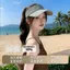 Kem chống nắng phù hợp với phong cách phương Tây, bảo vệ da khỏi tia cực tím khi du lịch và vận động ngoài trời.