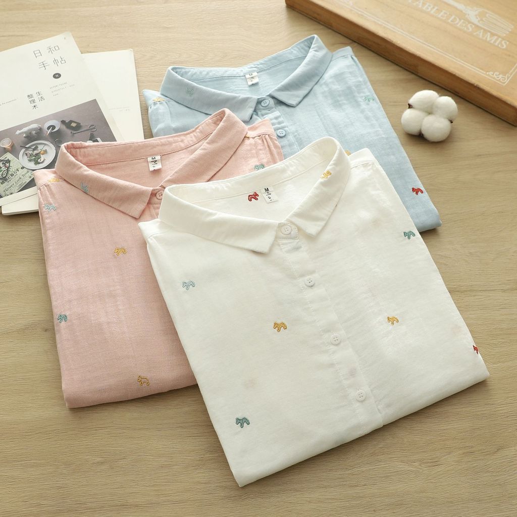 Áo sơ mi nữ cotton cao cấp, thiết kế thêu ngựa văn học mềm mại, phù hợp mặc hàng ngày