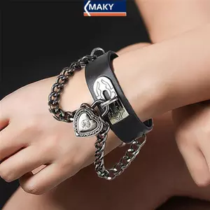 Vòng tay cá tínhpunk phong cách da PU với ba hàng gai vuông - Maky 90