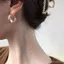 Bông tai retro style Hồng Kông, nữ tính và thoáng mát cho thu đông