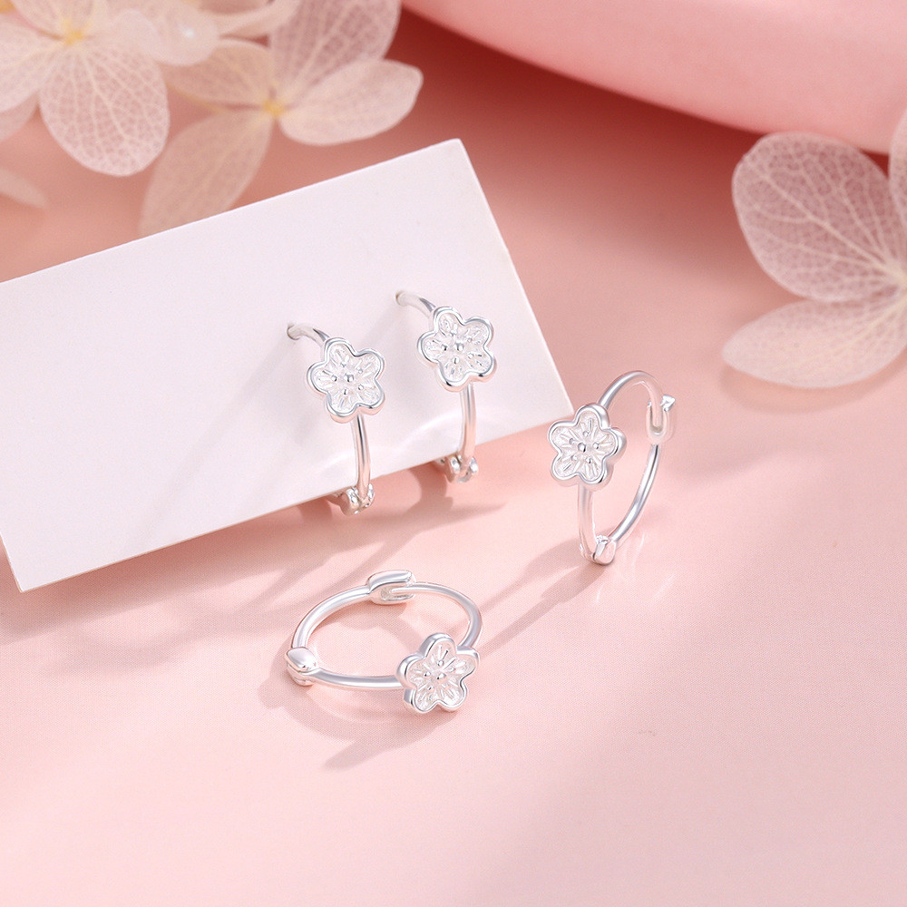 Bông tai màu bạc anh đào phong cách thời trang